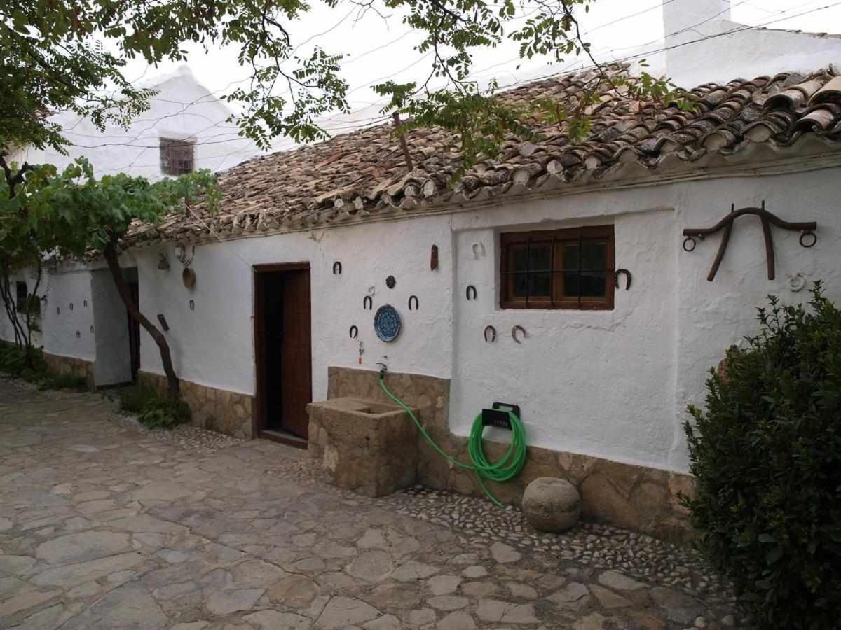 Cortijo La Gineta Pensionat Alcalá la Real Eksteriør billede